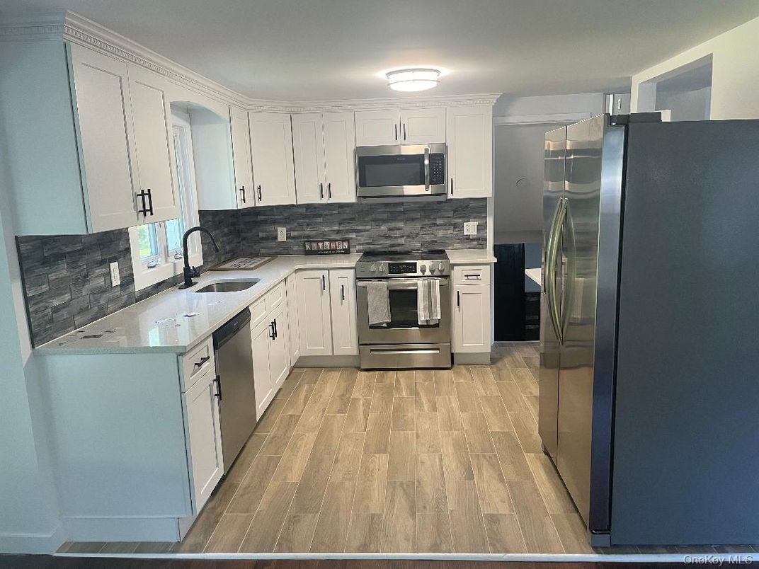 Interior, Kitchen, Stainless Steel Appliances, Wood Texture Flooring