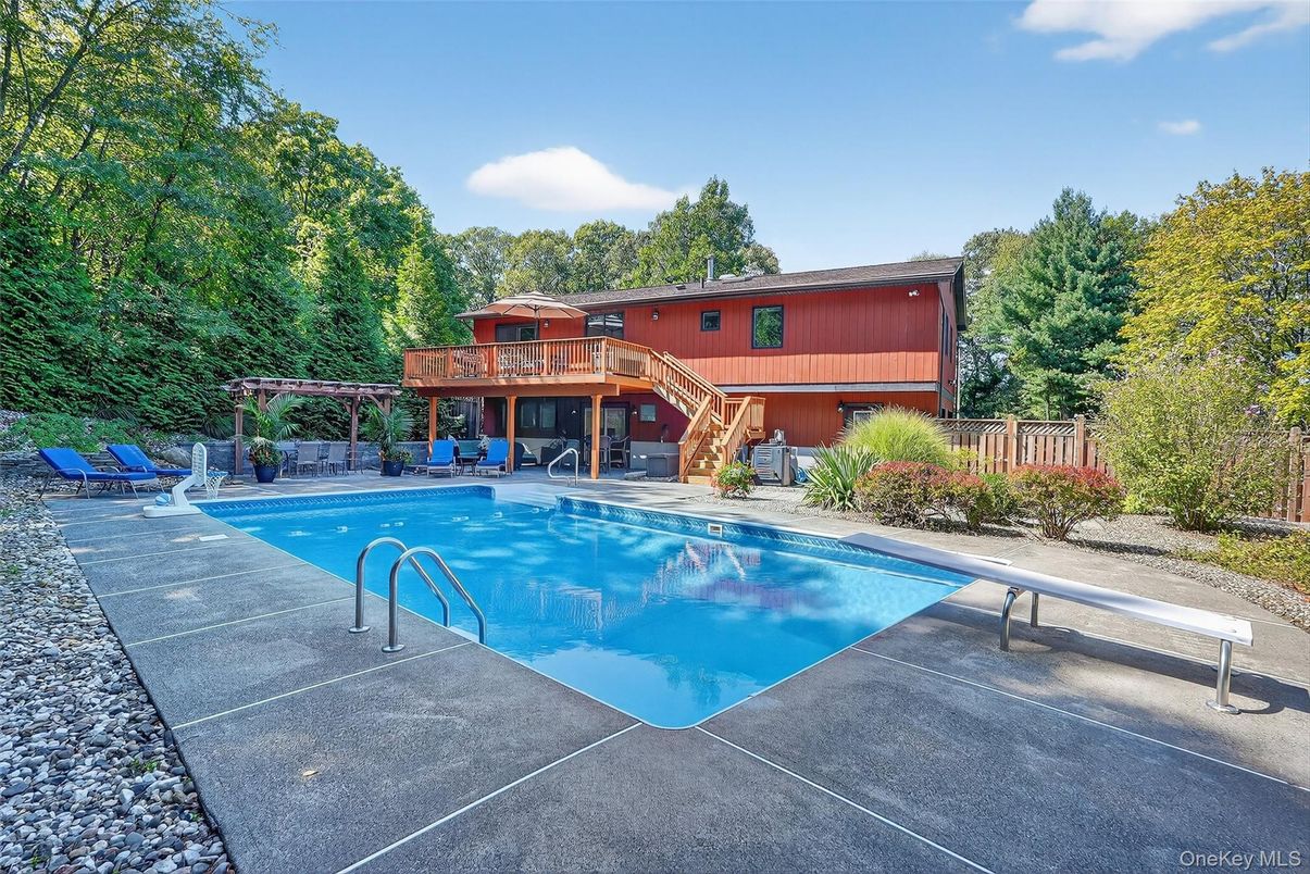 Exterior, Pool