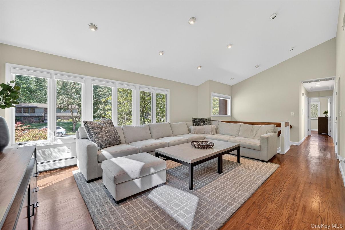 Interior, Living room, Recessed Lighting, Wood Texture Flooring