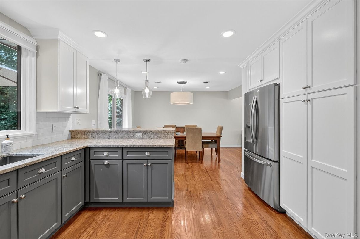 Dining room, Interior, Kitchen, Pendant Lights, Recessed Lighting, Wood Texture Flooring