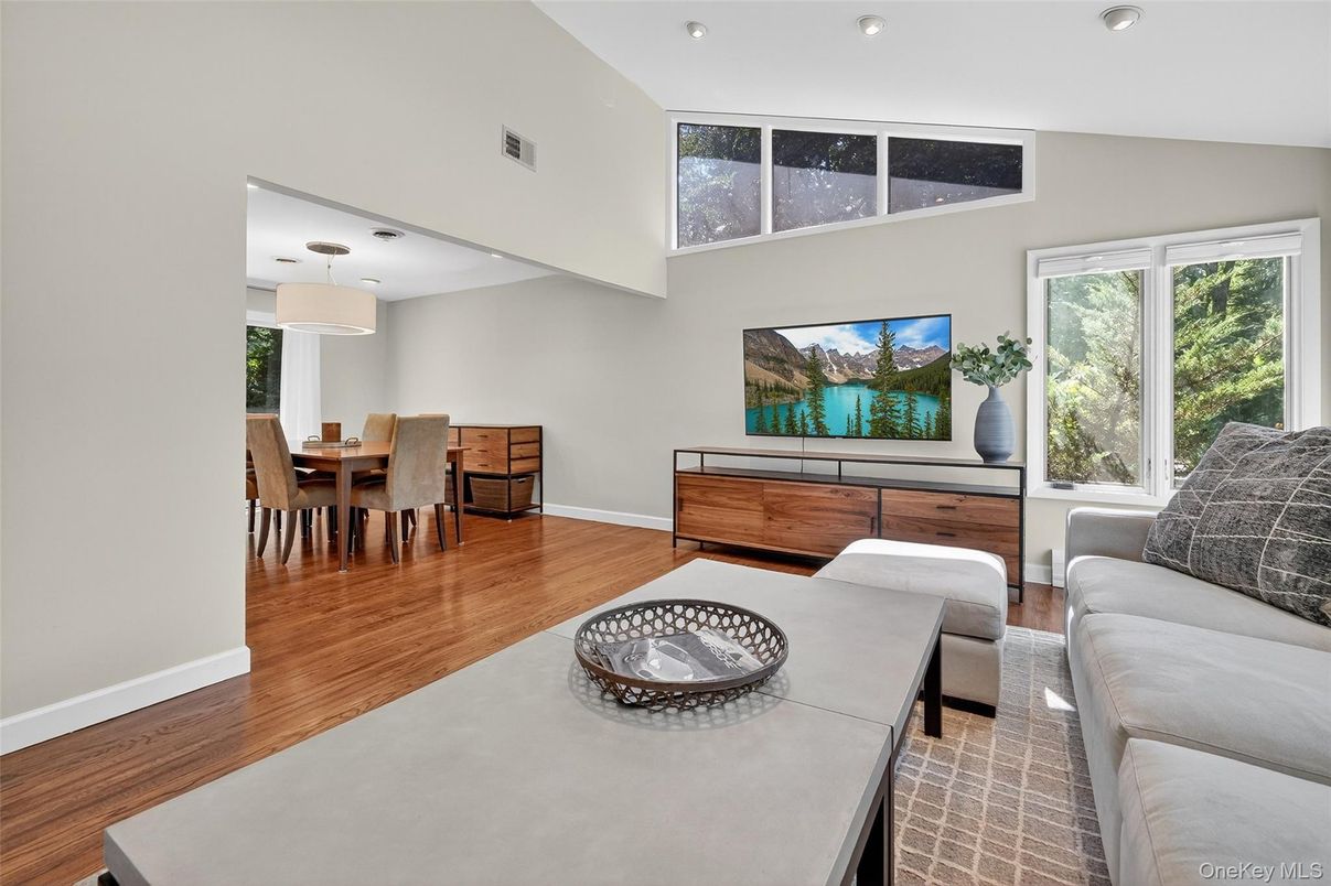 Dining room, Interior, Living room, Pendant Lights, Recessed Lighting, Wood Texture Flooring