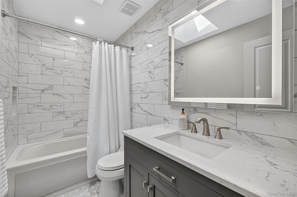 Bathroom, Interior, Marble Walls, Recessed Lighting