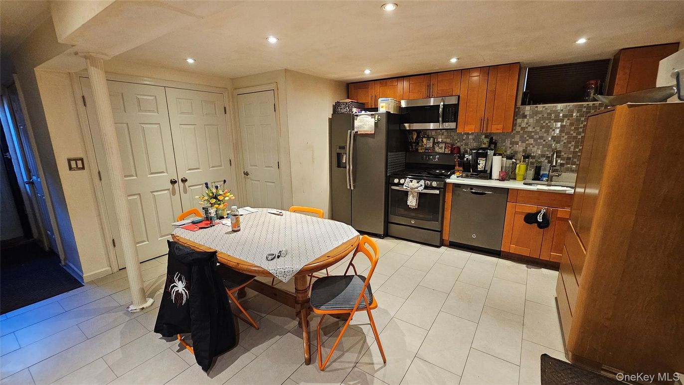 Dining room, Interior, Kitchen, Recessed Lighting
