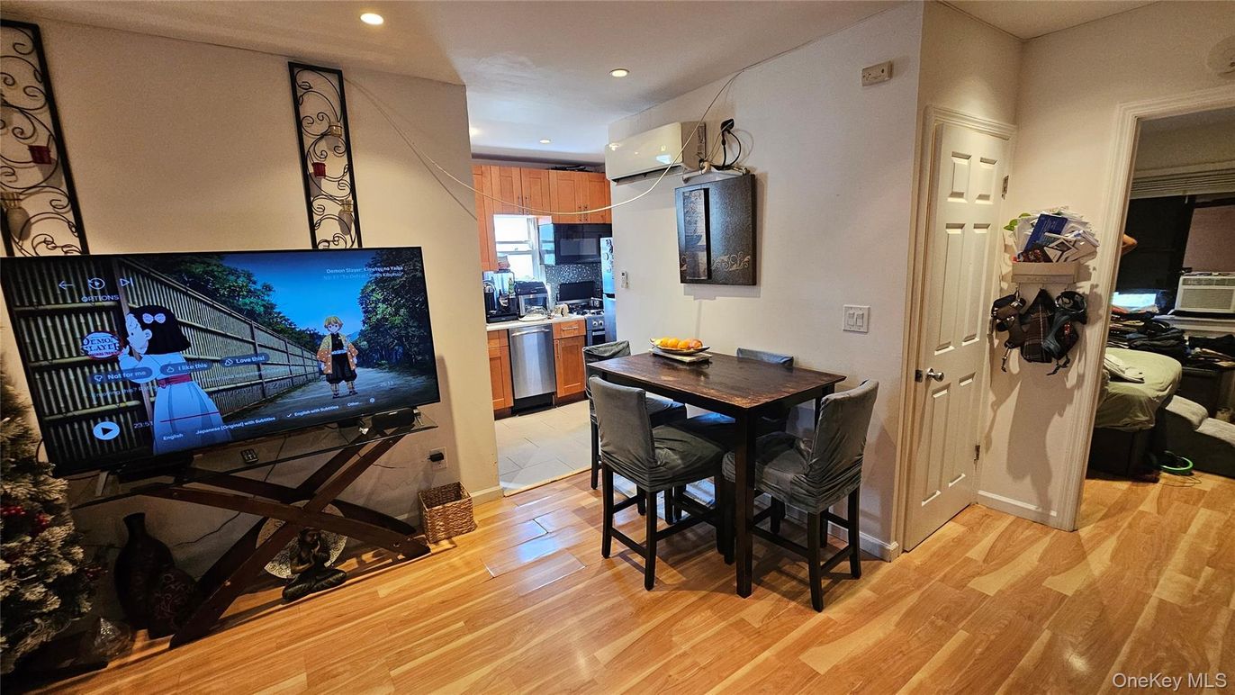 Dining room, Interior, Kitchen, Recessed Lighting, Wood Texture Flooring
