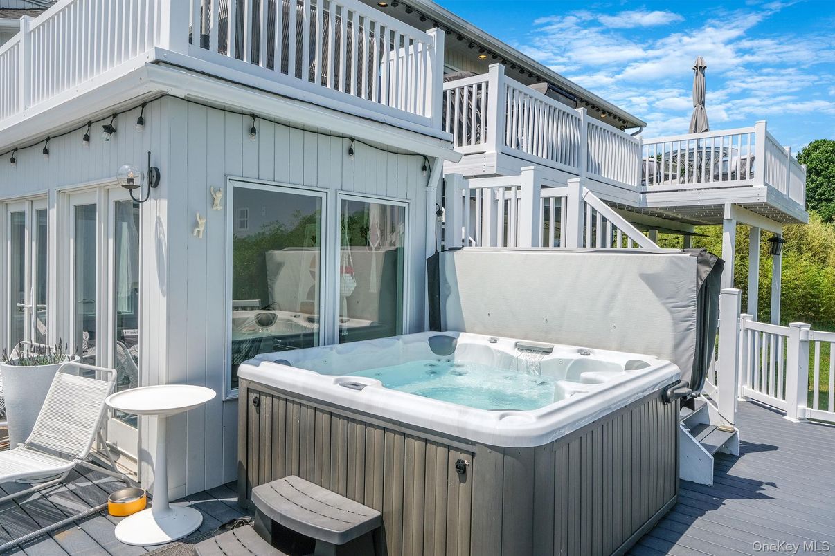 Exterior, Hot Tub