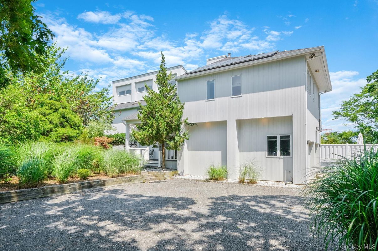 Exterior, Facade, Solar Panels, Modern