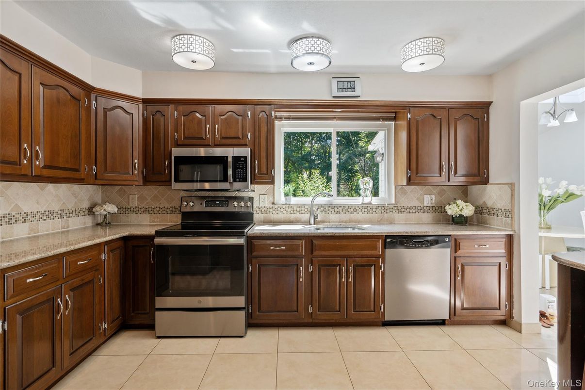 Interior, Kitchen, Stainless Steel Appliances