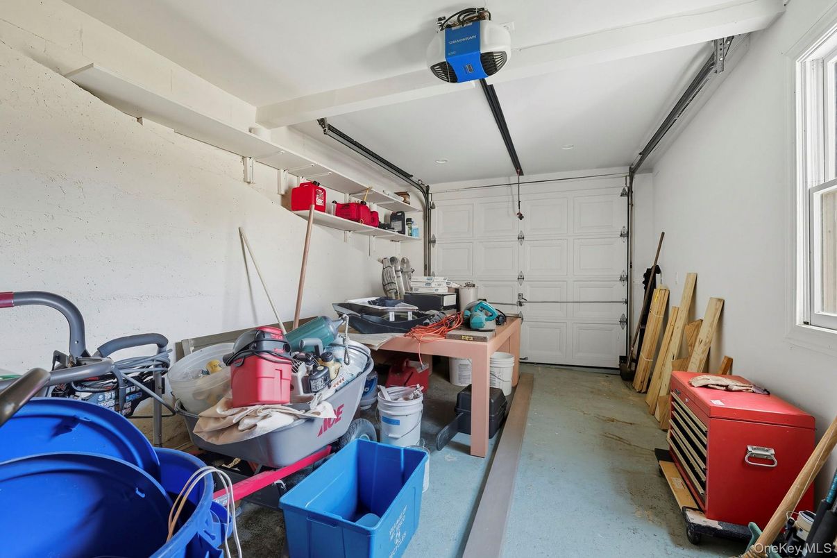 Garage, Interior