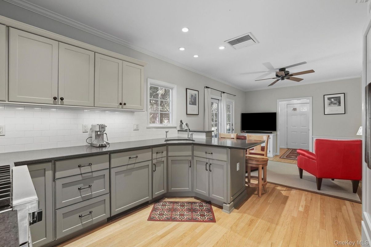 Interior, Kitchen, Recessed Lighting, Wood Texture Flooring