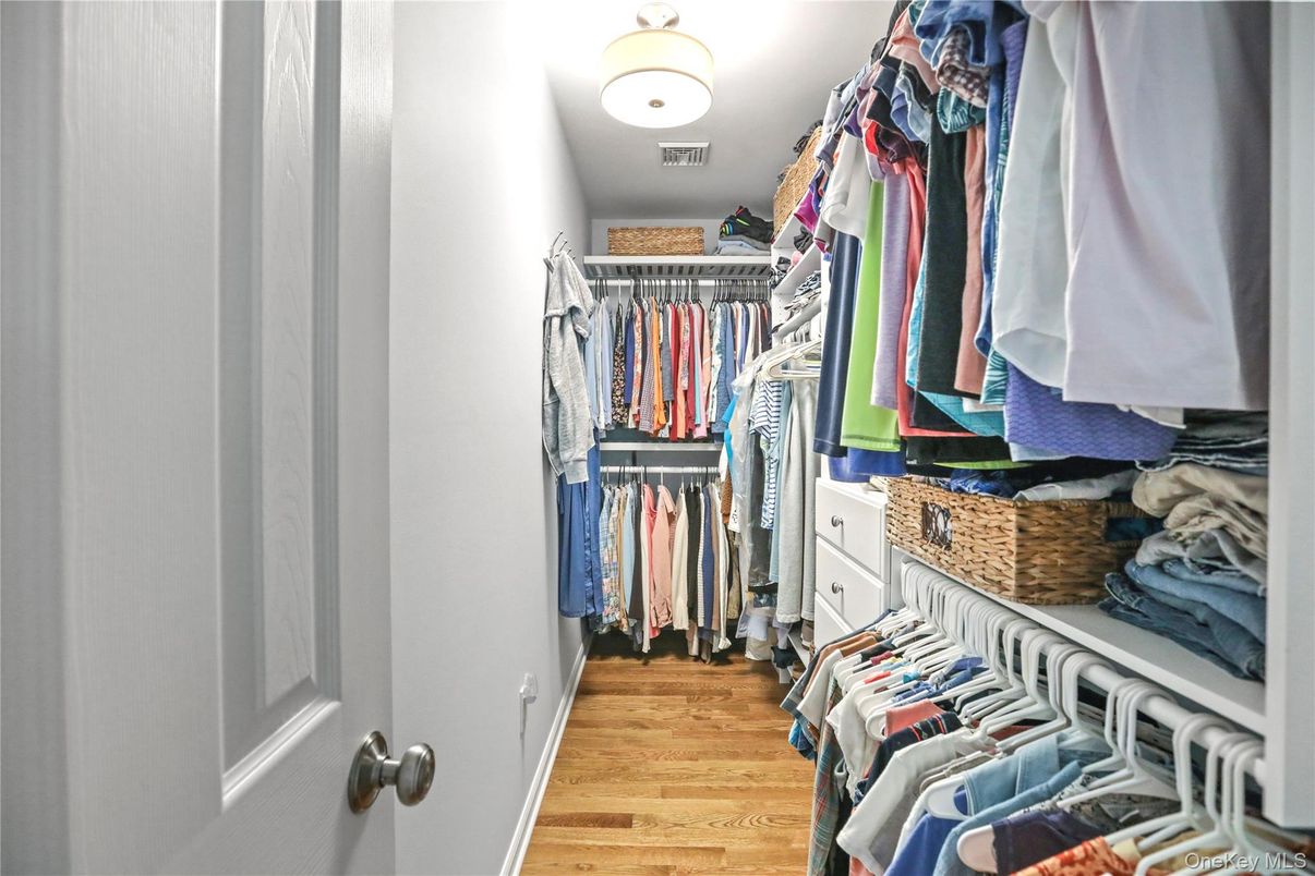 Interior, Walk-in Closets, Wood Texture Flooring
