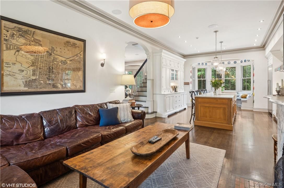 Dining room, Interior, Kitchen, Living room, Pendant Lights, Recessed Lighting, Wood Texture Flooring