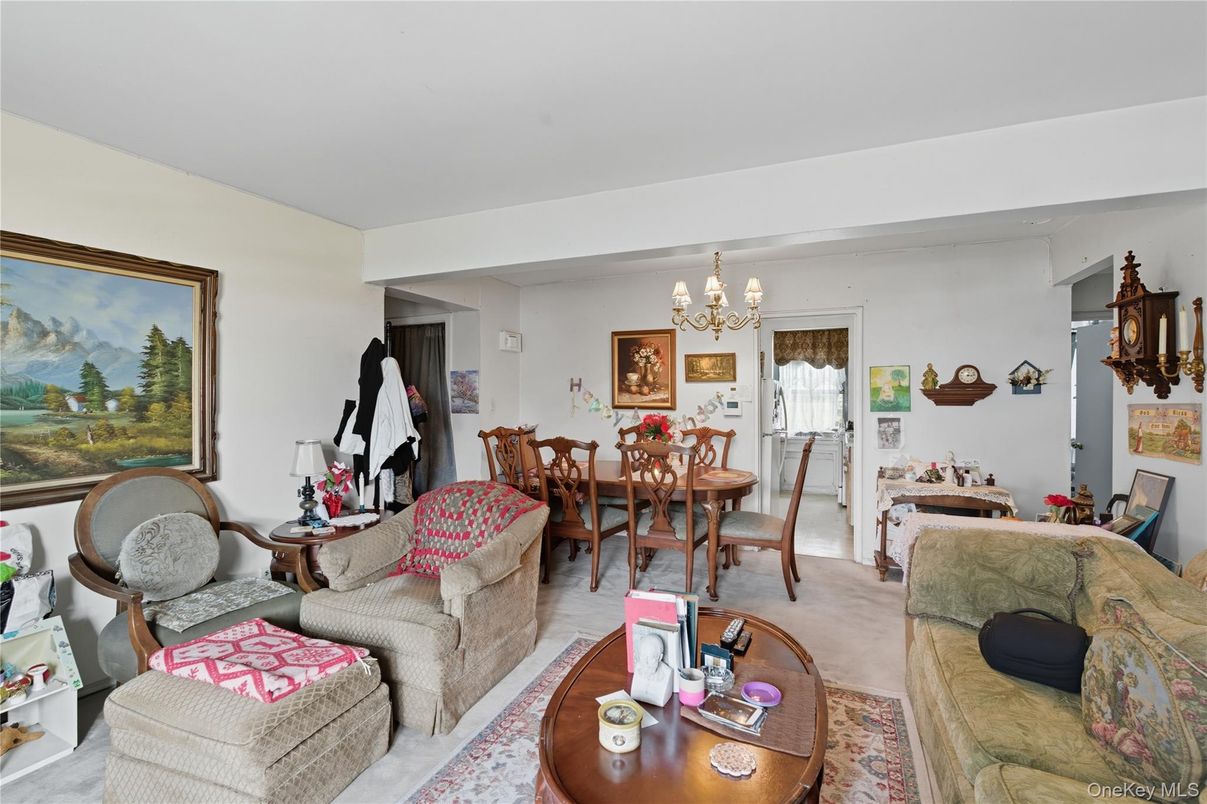 Chandelier, Dining room, Interior, Living room
