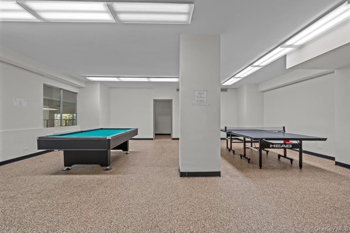Billiard Table, Game Room, Interior