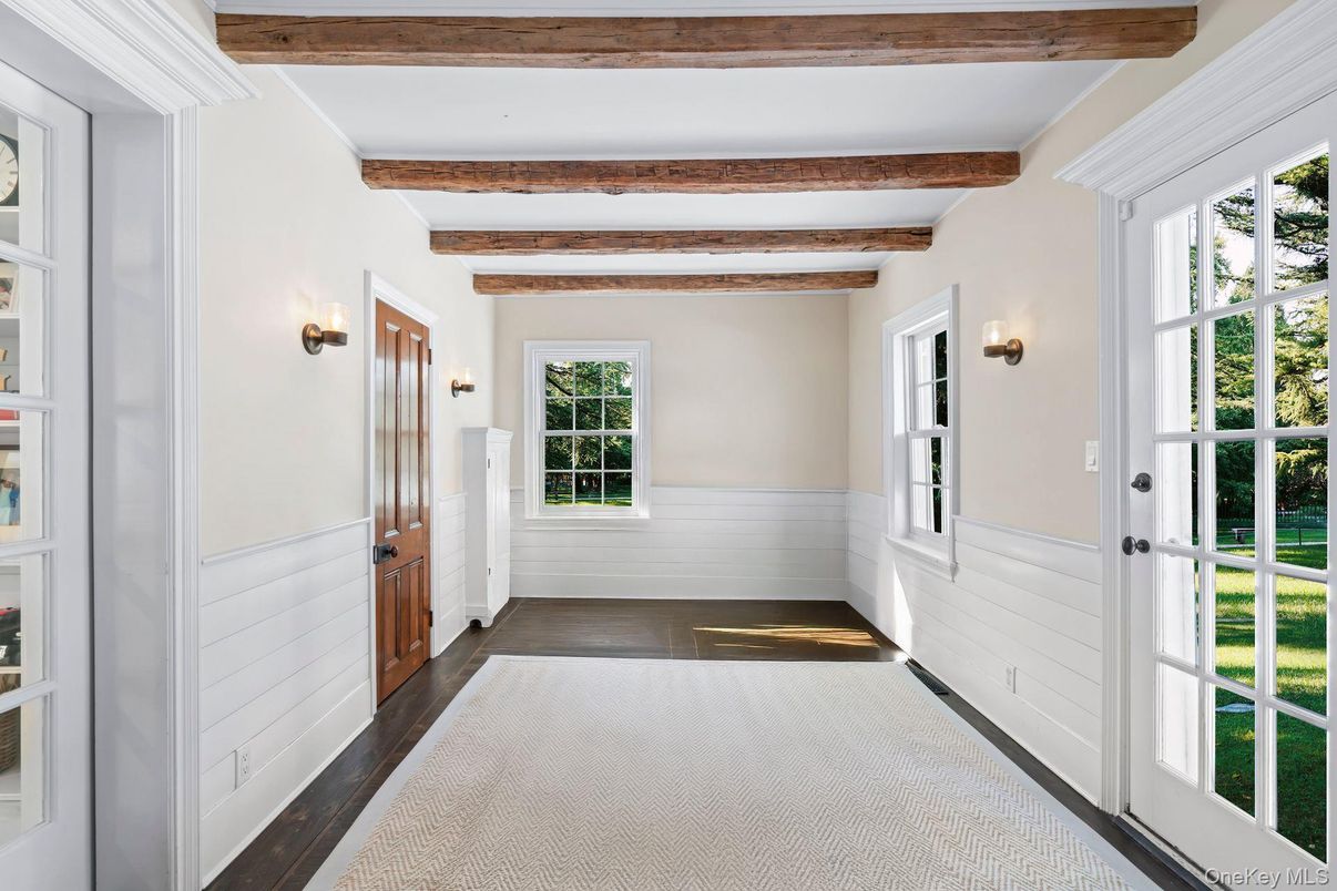Empty room, Interior, Wooden Beams, Wood Texture Flooring