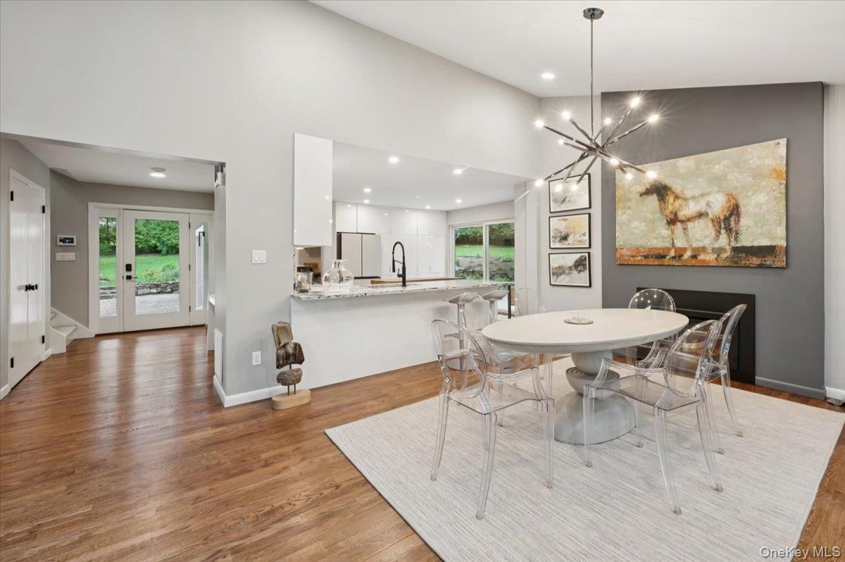 Dining room, Interior, Kitchen, Pendant Lights, Recessed Lighting, Wood Texture Flooring