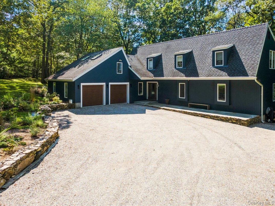 Attached, Exterior, Facade, Cape Cod