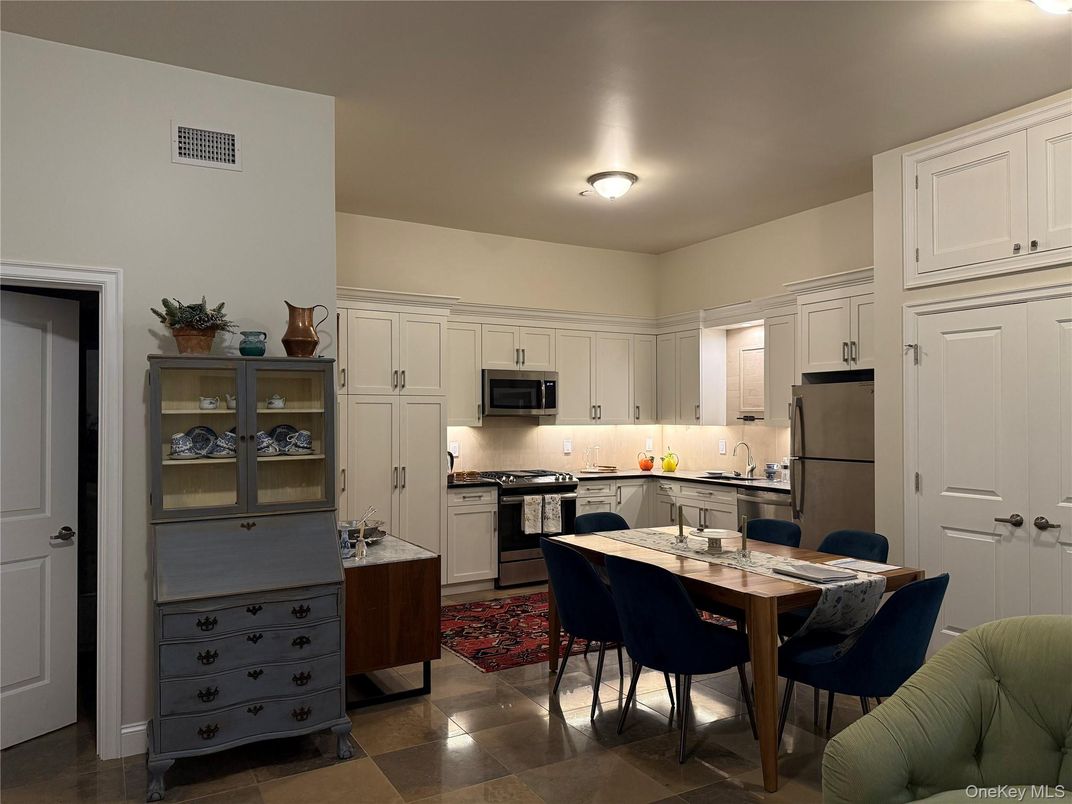 Dining room, Interior, Kitchen, Stainless Steel Appliances