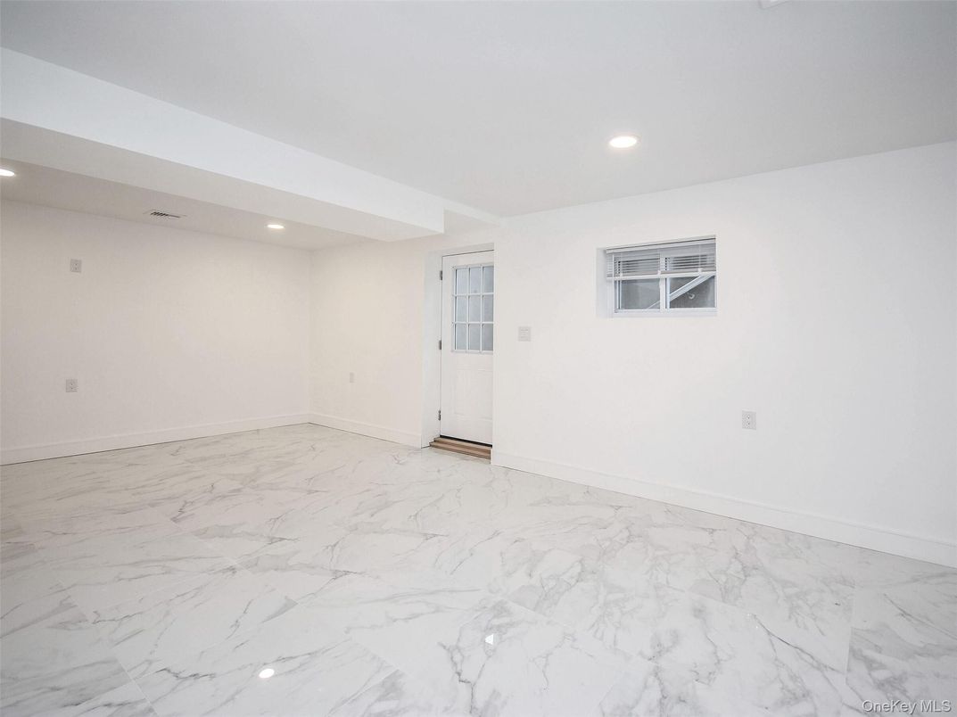 Empty room, Interior, Marble, Recessed Lighting