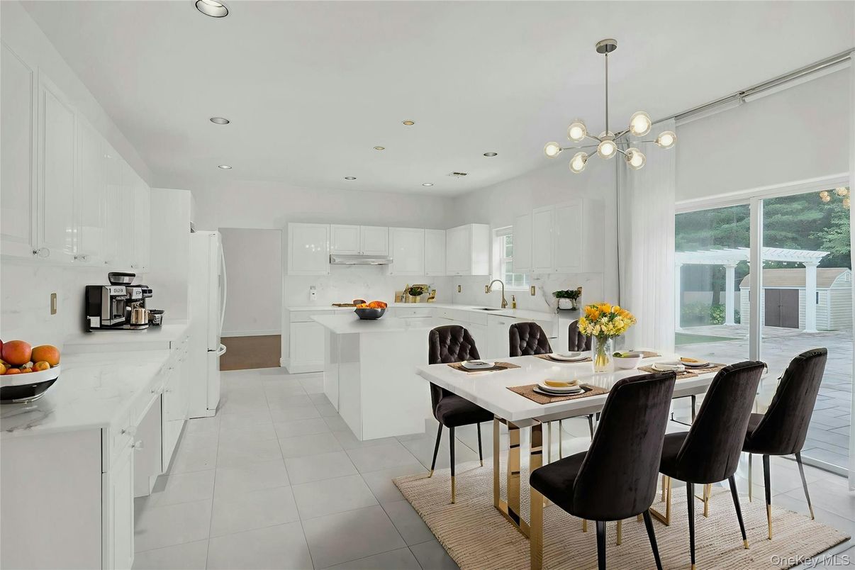 Dining room, Interior, Kitchen, Pendant Lights, Recessed Lighting