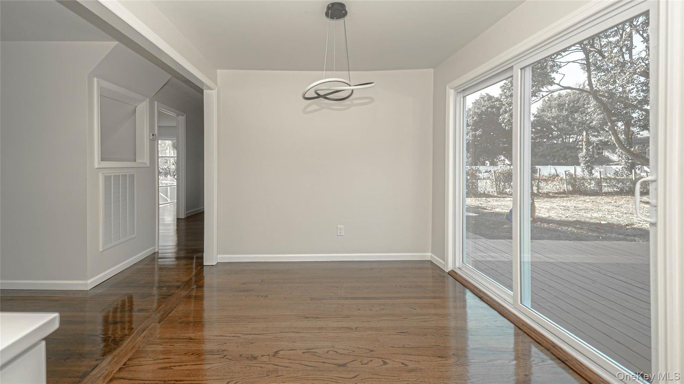 Empty room, Interior, Pendant Lights, Wood Texture Flooring