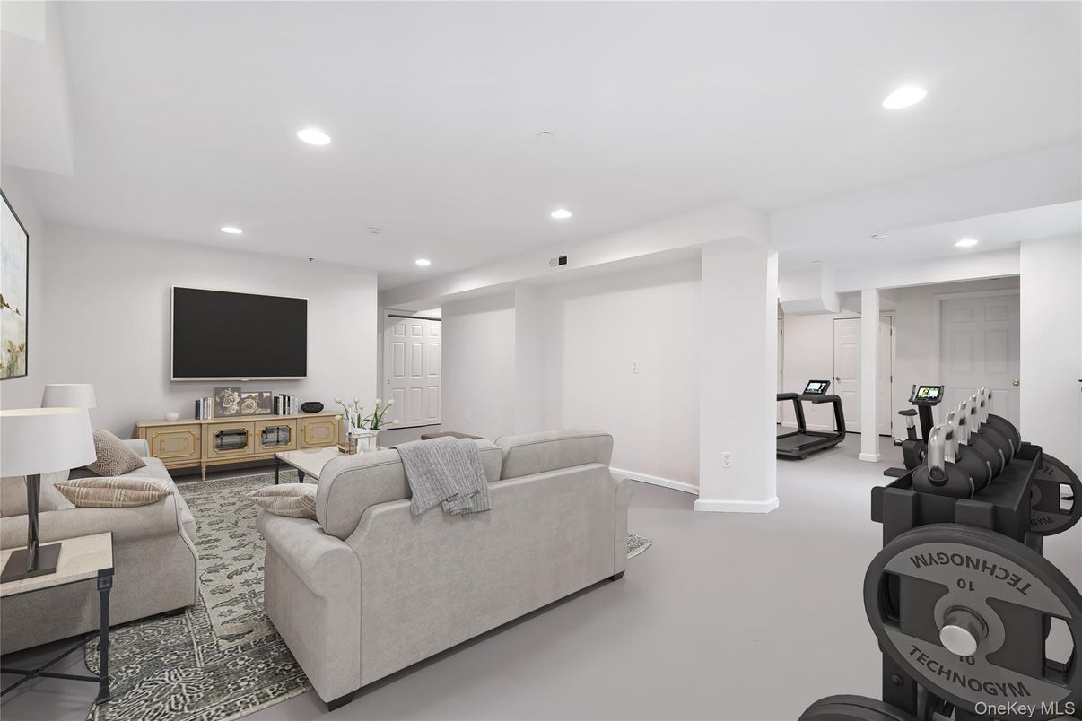 Fitness Equipment, Interior, Living room, Recessed Lighting