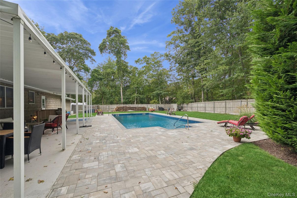 Exterior, Pool