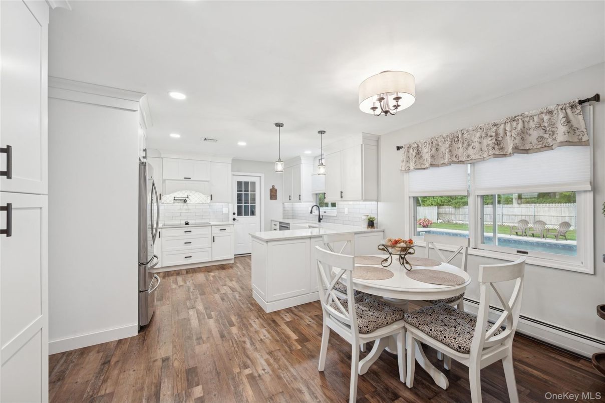 Dining room, Interior, Kitchen, Pendant Lights, Recessed Lighting, Wood Texture Flooring