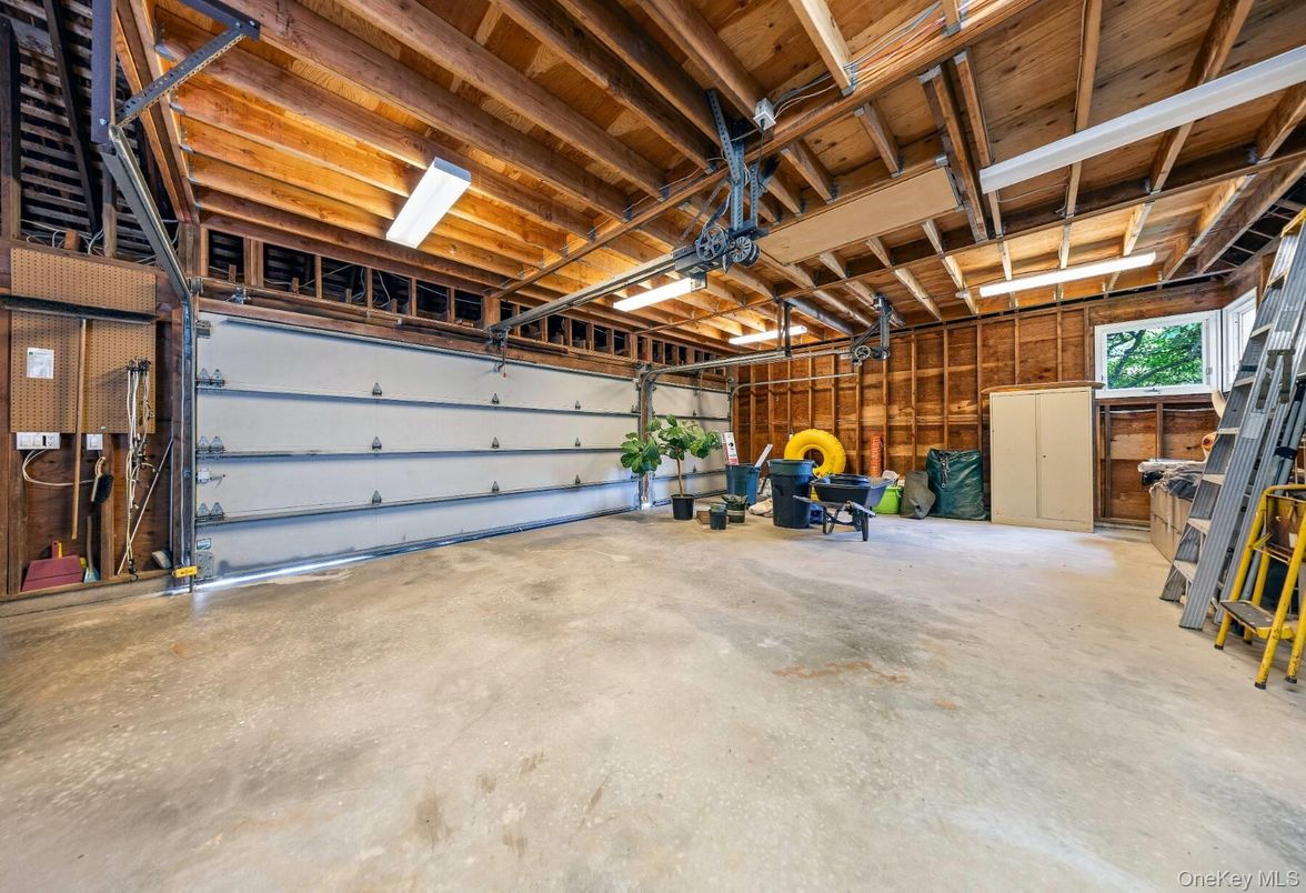 Garage, Interior, Wooden Beams, Wooden Ceilings