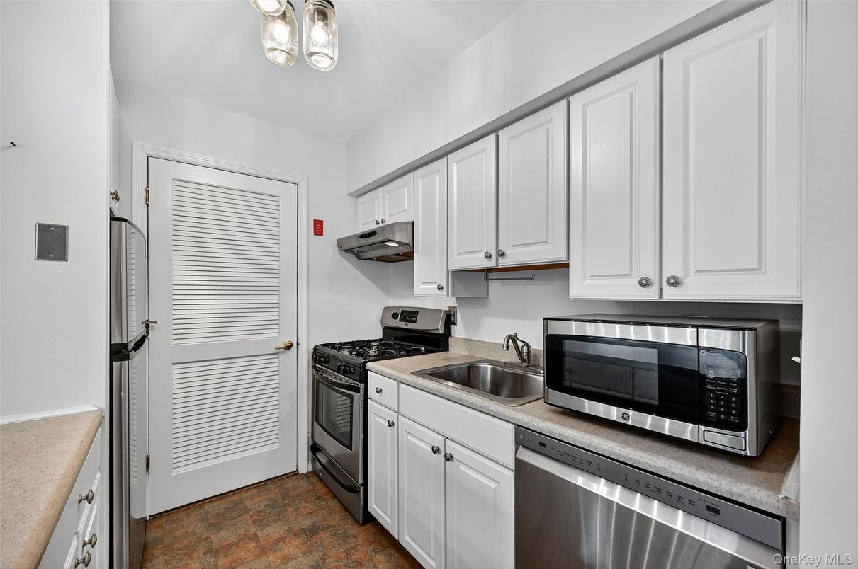 Interior, Kitchen, Stainless Steel Appliances