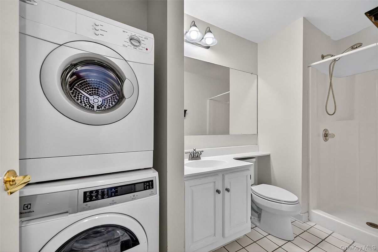 Bathroom, Interior, Utility Closets, Washer