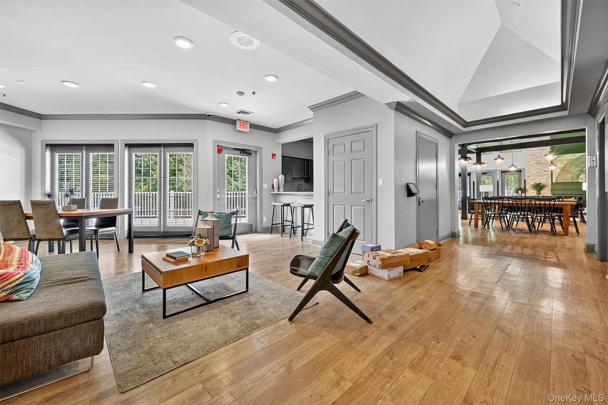 Dining room, Interior, Living room, Pendant Lights, Recessed Lighting, Wood Texture Flooring