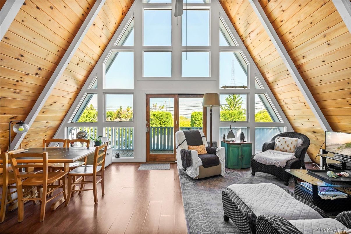 Dining room, Interior, Sun Room, Wooden Ceilings, Wood Texture Flooring