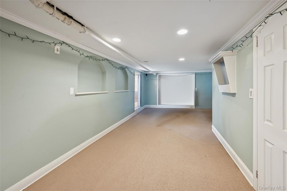 Empty room, Interior, Recessed Lighting
