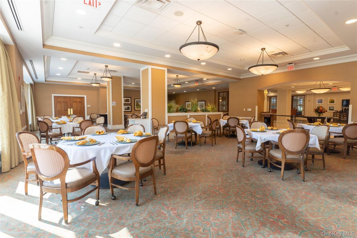 Dining room, Interior, Pendant Lights, Recessed Lighting