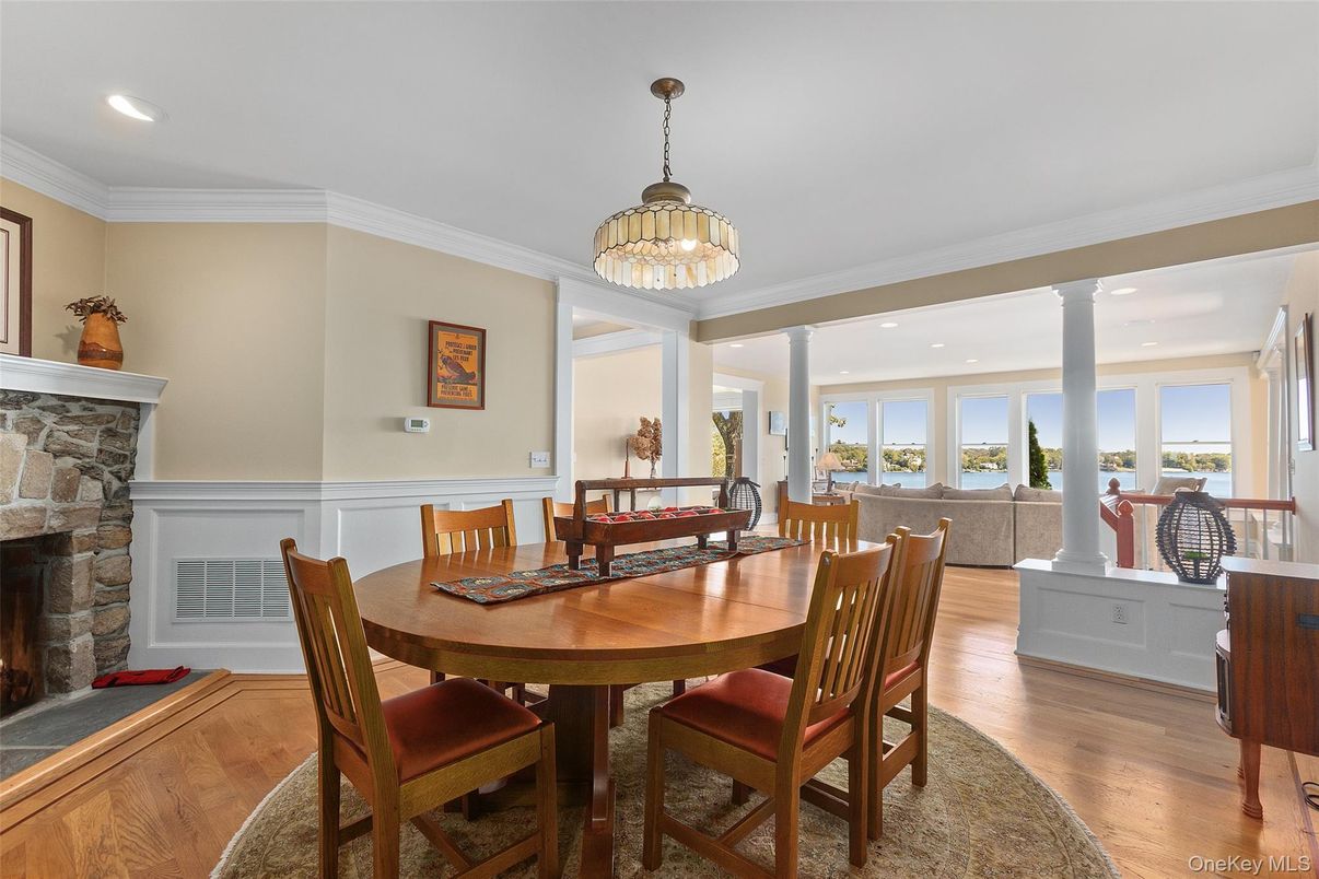 Dining room, Fireplace, Interior, Recessed Lighting, Wood Texture Flooring