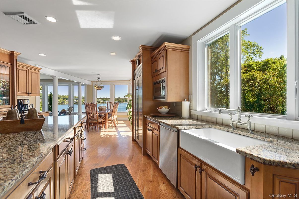 Dining room, Interior, Kitchen, Recessed Lighting, Water, Wood Texture Flooring
