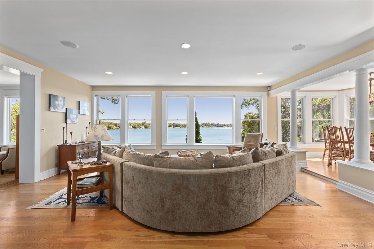 Interior, Living room, Recessed Lighting, Water, Wood Texture Flooring