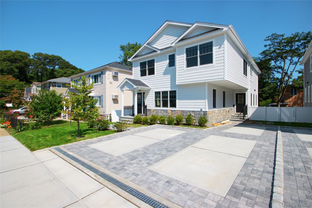Exterior, Facade, Farmhouse