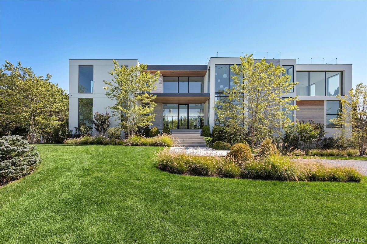 Backyard, Exterior, Facade, Modern