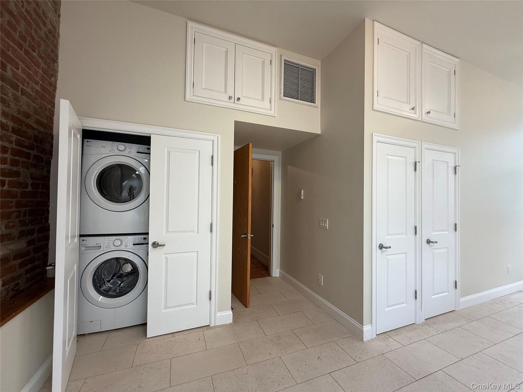 Interior, Stone Walls, Utility Closets, Washer