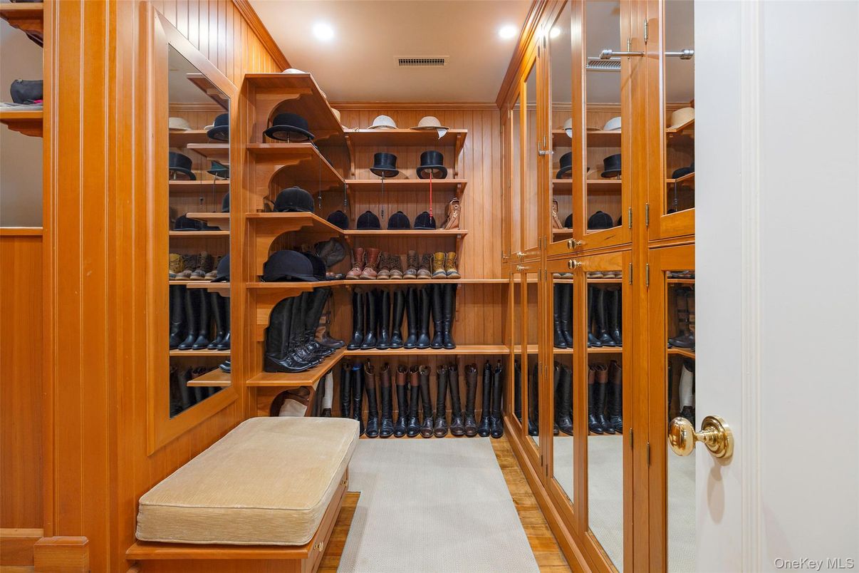 Interior, Recessed Lighting, Wine Storage