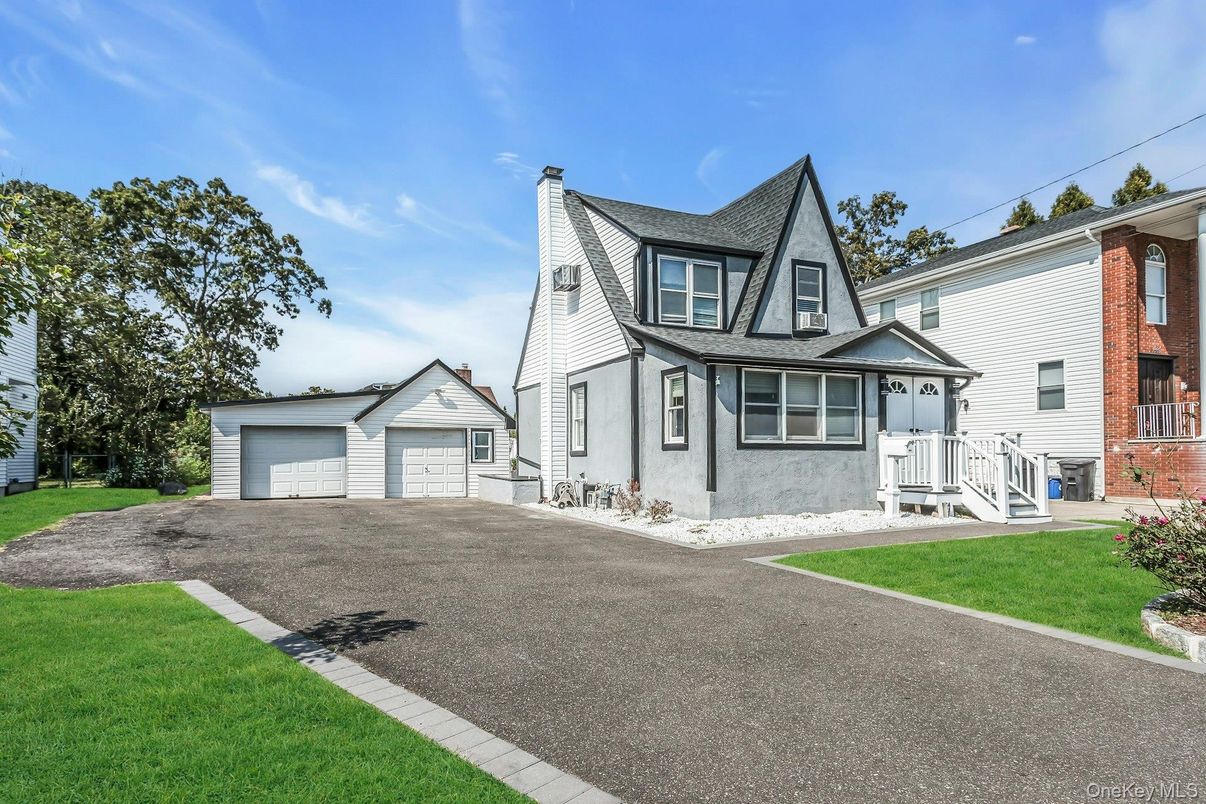 Detached Garage, Exterior, Facade, Queen Anne Victorian
