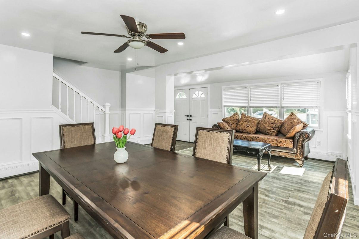Dining room, Interior, Living room, Recessed Lighting, Wood Texture Flooring