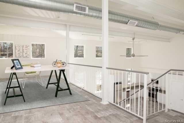 Home Office, Interior