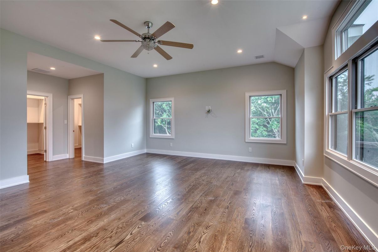 Empty room, Interior, Recessed Lighting, Wood Texture Flooring