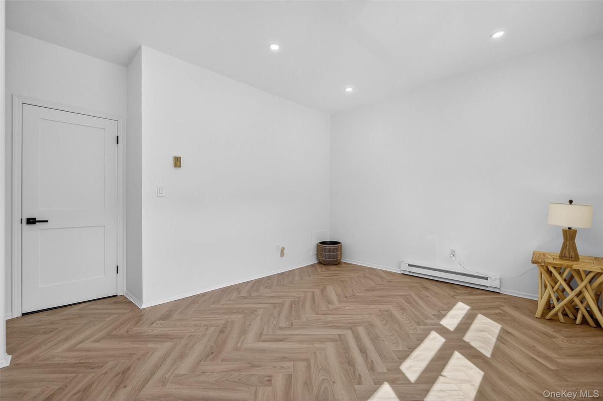 Empty room, Interior, Recessed Lighting, Wood Texture Flooring