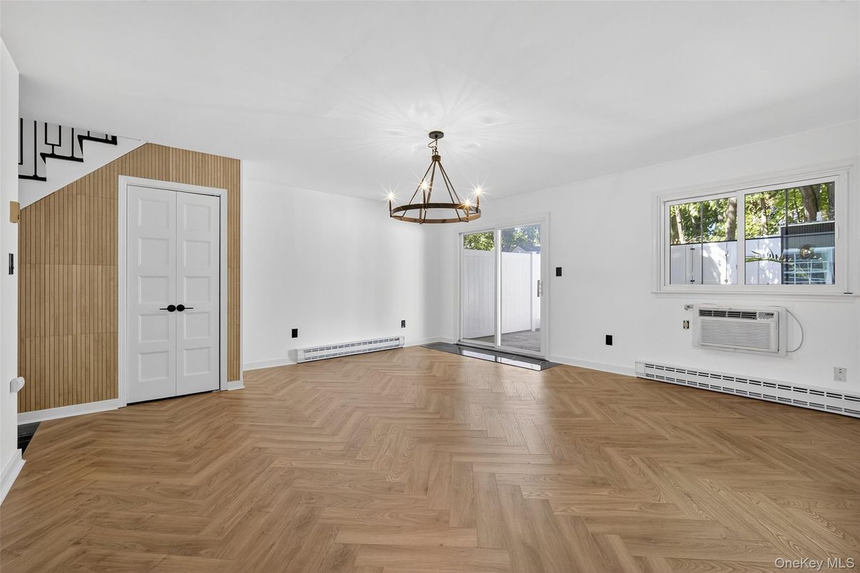 Empty room, Interior, Pendant Lights, Wood Texture Flooring