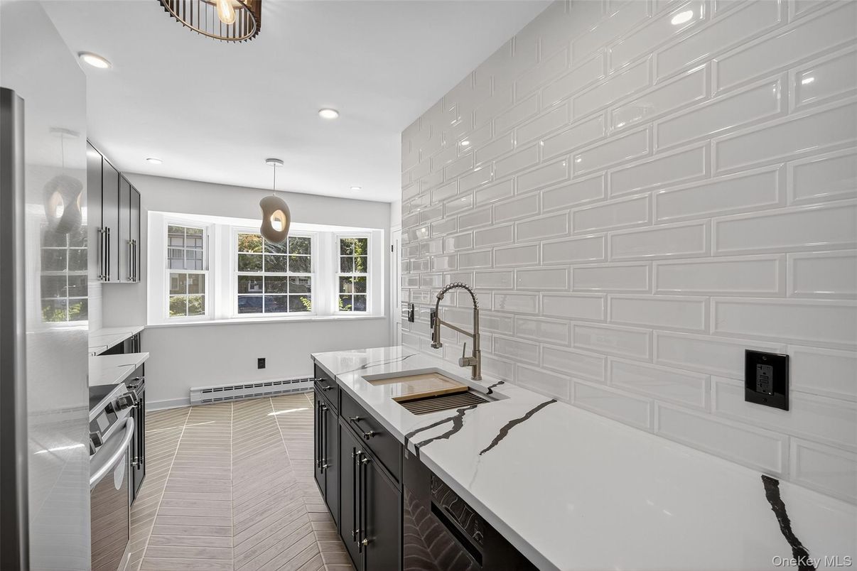 Interior, Kitchen, Pendant Lights, Recessed Lighting, Stainless Steel Appliances