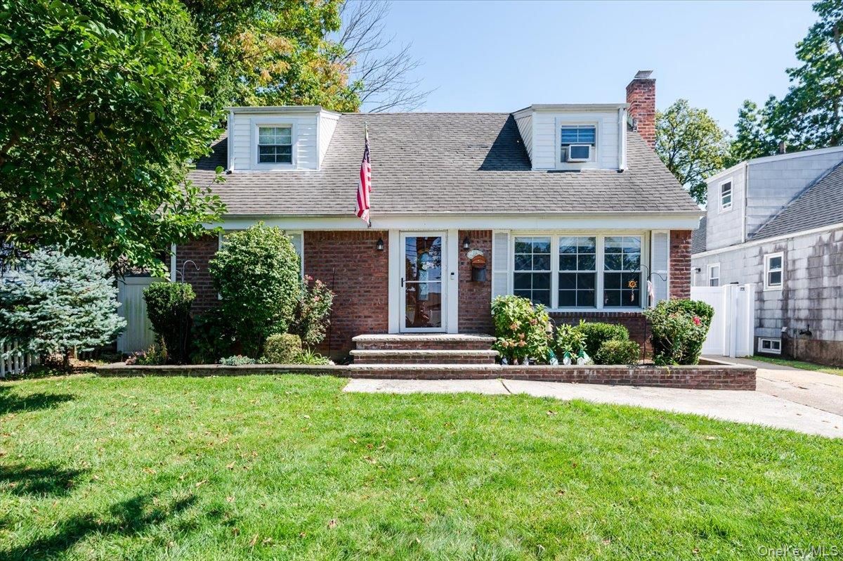 Exterior, Facade, Brick Facade, Cape Cod