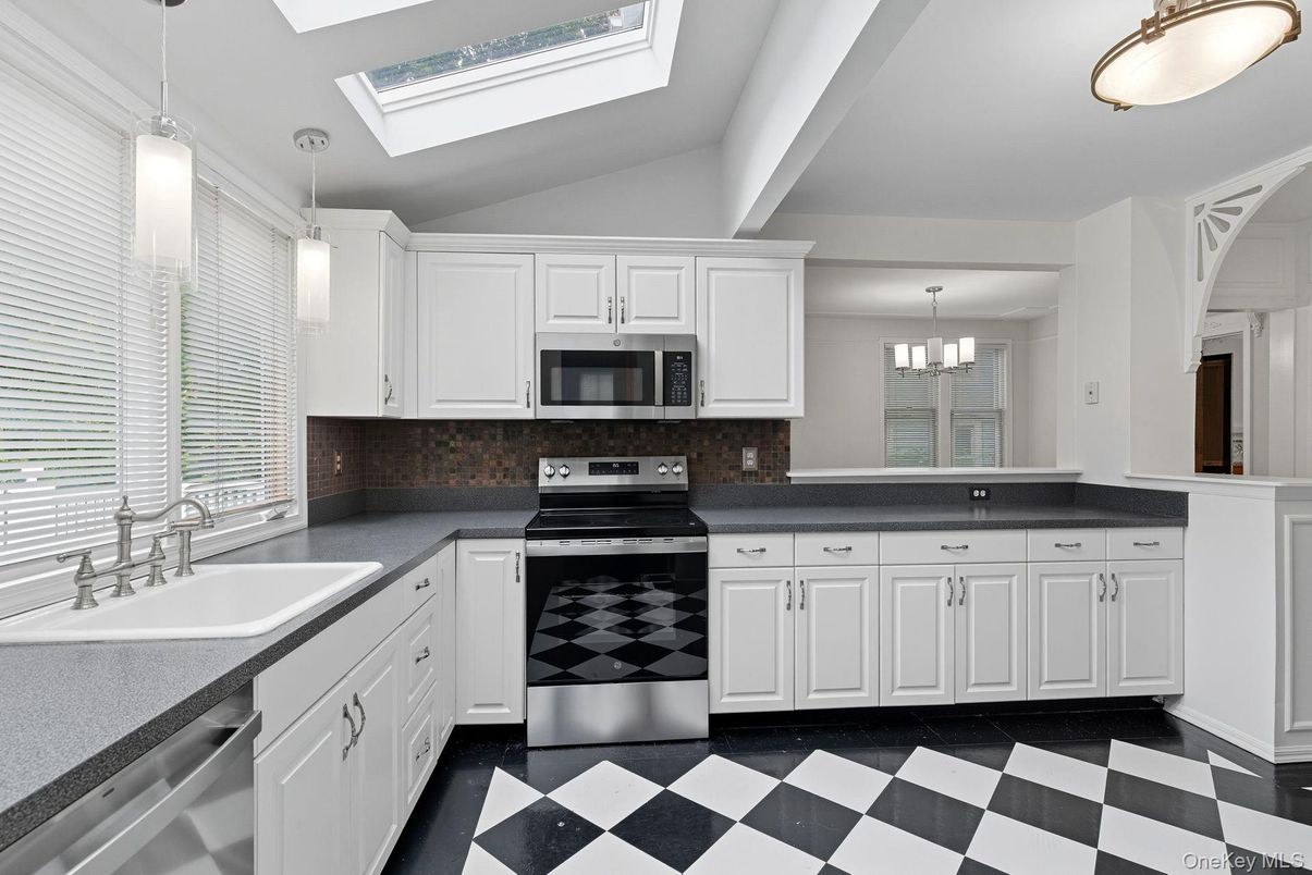 Interior, Kitchen, Pendant Lights, Stainless Steel Appliances